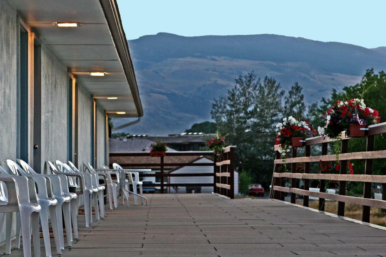 Carter Mountain Motel Cody Exterior photo